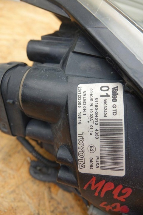 PROJECTEUR 2 PHARES AVANT JEU EUROPE TOYOTA AYGO 06 81110-0H010