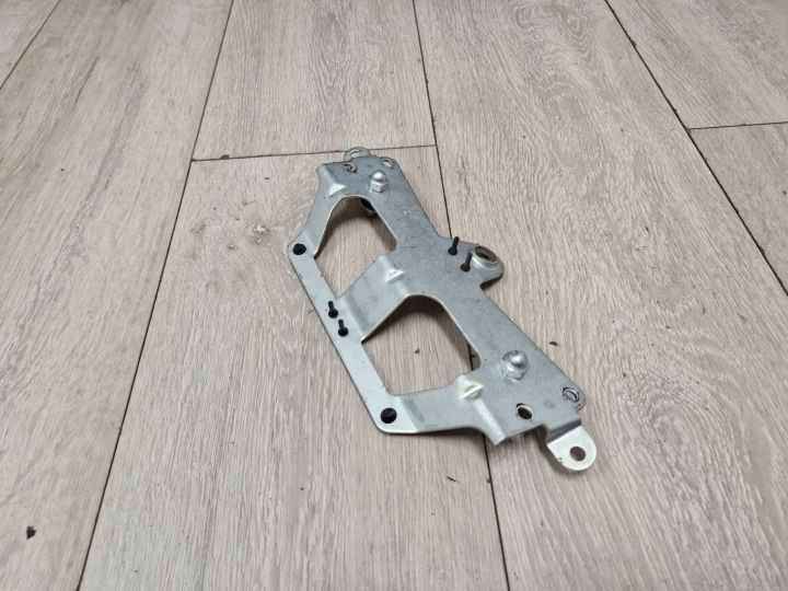 YAMAHA FZ8 CHÂSSIS STELAZYK POIGNÉE FIXATION SIÈGES FZ8N CHÂSSIS ARRIÈRE SIÈGES