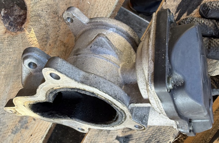 VANNE EGR AUDI A4 B7 A6 C6 2.0 TDI BLB BRE BRD 03G131501J