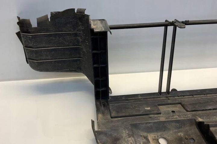 ADMISSION AIR RADIATEUR MERCEDES-BENZ E (W212) A2125053230 DIESEL 150KW