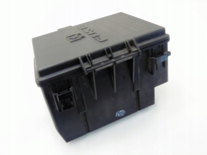 BOÎTE FUSIBLES CHRYSLER PACIFICA 4.0 2007 05082088AG