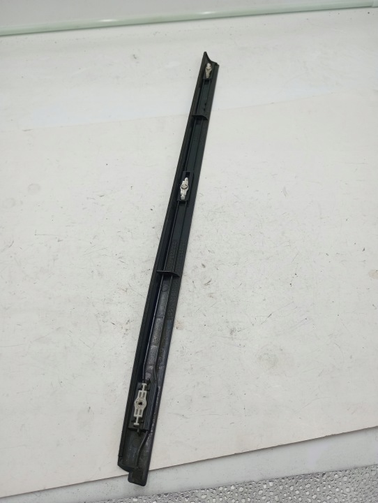 MOULURE SEUIL PORTES GAUCHE ARRIÈRE PORSCHE CAYENNE TOUAREG 7L0853539