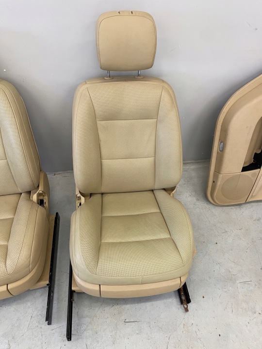 SIÈGES GARNITURE MERCEDES AVEC W21 LIFT