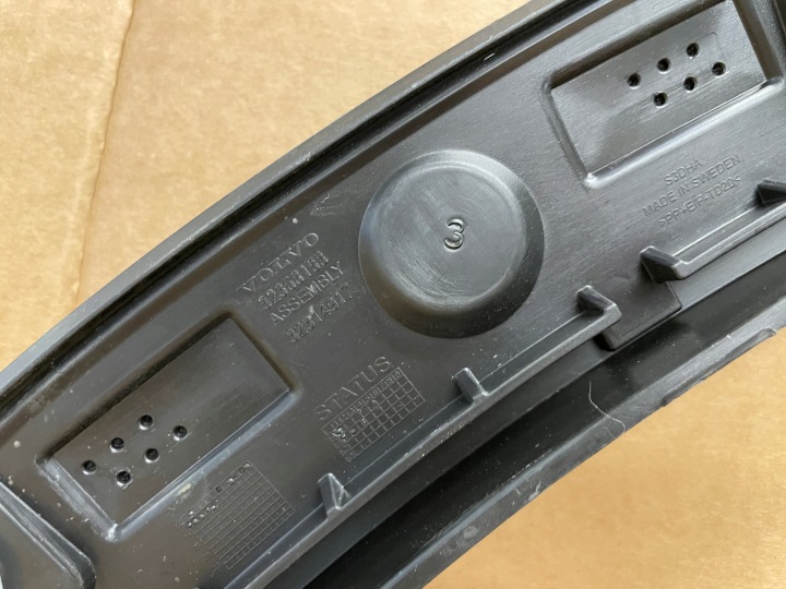 VOLVO XC40 2023 ANNÉE MOULURE DROITE ARRIÈRE ARRIÈRE NEUF ORIGINAL 32368188