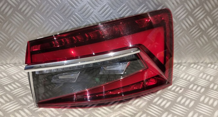 SKODA SUBERB 3 III UNIVERSEL LIFT 3V9 PHARE DROITE ARRIÈRE GARDE-BOUE 3V9945208C 20R