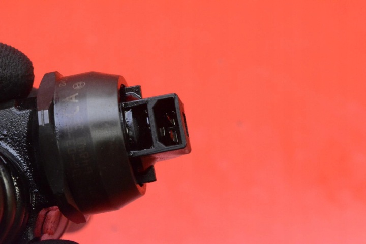 INJECTEUR INJECTEUR DE POMPE 038130073AQ VW GOLF 4 IV 1.9 TDI 101 KM 97-06