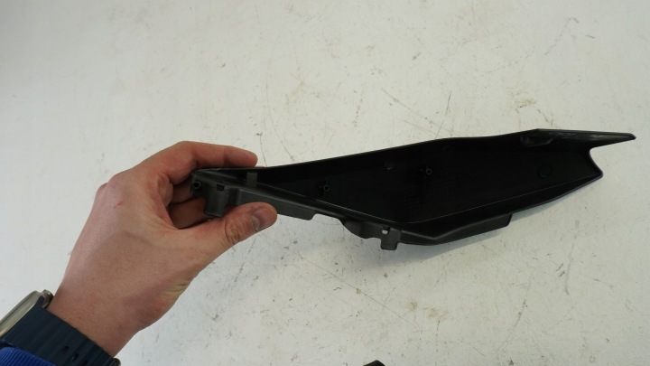 G50 YAMAHA MT09 MT09 14- QUEUE DÉFLECTEUR D'AIR PROTECTION PLASTIQUE 1RC-21721-00