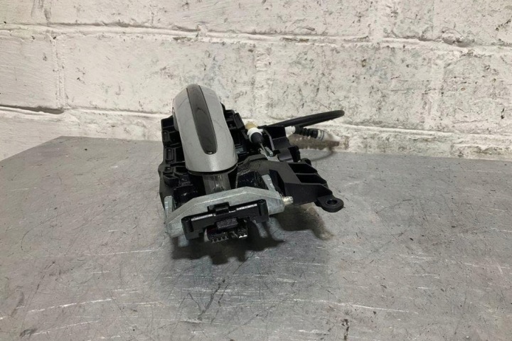 POIGNÉE ARRIÈRE GAUCHES PORTES BMW 7 (F01, F02) X3718722711 4.4L GASOLINE