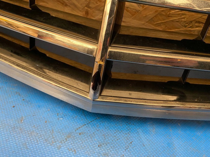 MERCEDES E 212 CALANDRE GRILLE 2128800583