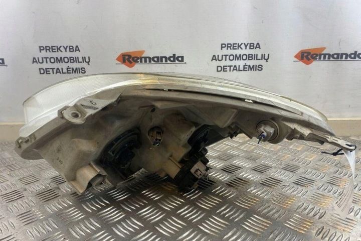 PHARE DROITE AVANT TOYOTA COROLLA VERSO (_E12_) 9922679004 2.0L DIESEL