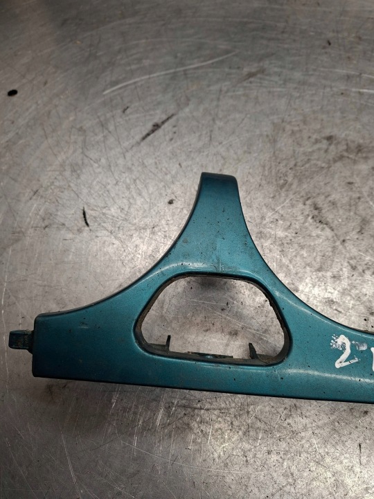 MOULURE SOUS PHARES MERCEDES-BENZ E W210 2108200412