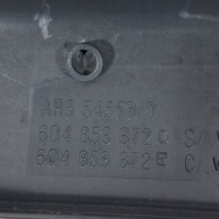 VOLKSWAGEN POLO 2004 DROITE CÔTÉ MOULURE SEUIL AVANT