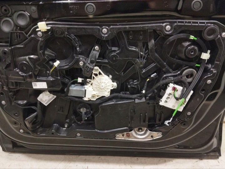 MERCEDES-BENZ EQE V295 2023 PORTES AVANT A2239004134