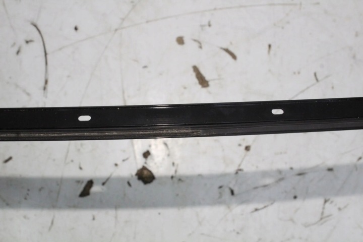 MOULURE TOITS GAUCHE MERCEDES-BENZ C COUPÉ (C205) A2056709700 2.1L DIESEL
