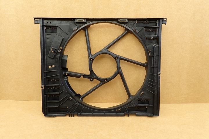 CHÂSSIS VENTILATEUR RADIATEURS G20 G21 G22 G23 G26 I4 G42 SUPRA DB 600