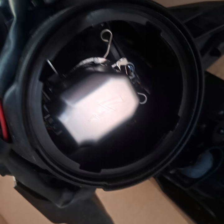 PHARES PROJECTEUR MITSUBISHI OUTLANDER 3 III 12- GAUCHE DROITE 8301C2-03 8301C2