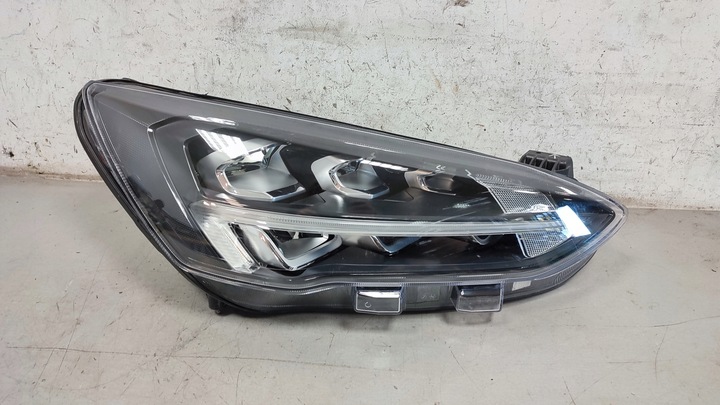 FARO DERECHA PARTE DELANTERA FORD FOCUS MK4 NO HAY DE SUJECIONES 