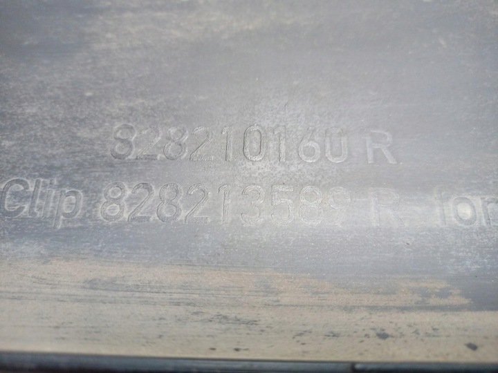 MOULURE LATÉRALE GAUCHE RENAULT MASTER III IV 828210160R