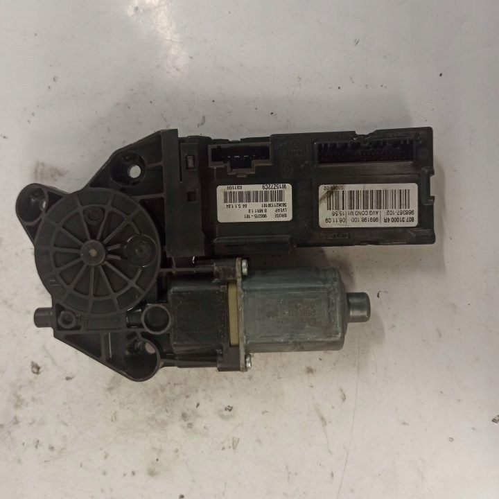 RENAULT MEGANE 3 III PETIT MOTEUR VITRES GAUCHE AVANT 807310004R