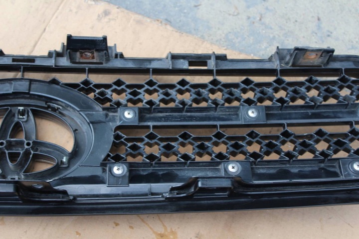 TOYOTA RAV4 III 3 05-08 GRILLE CALANDRE RADIATEUR