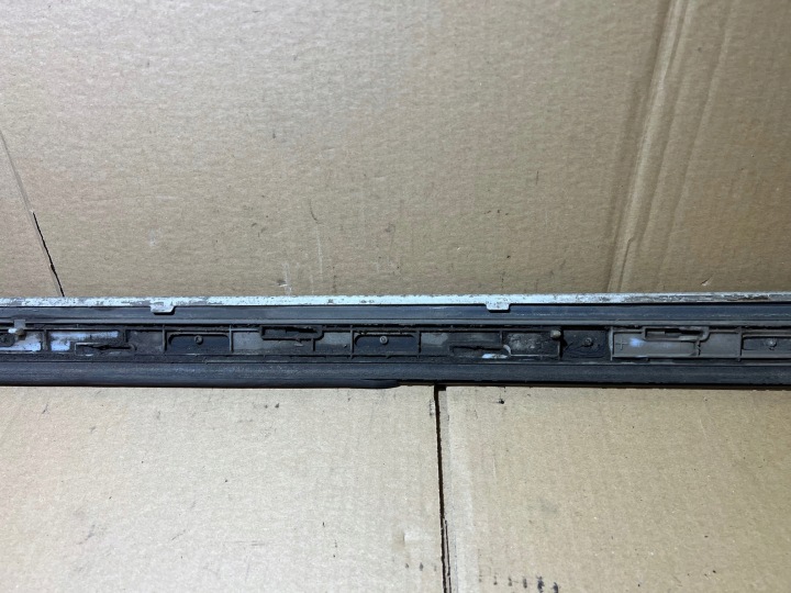 AUDI A6 C6 ALLROAD MOULURE PORTES DROIT AVANT DROITE AVANT