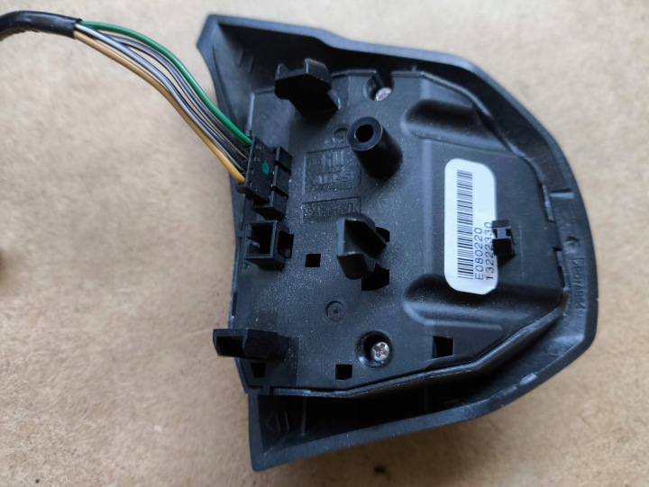 MULTIFONCTION BOUTONS AVEC VOLANT OPEL CORSA D COULEUR DORÉE