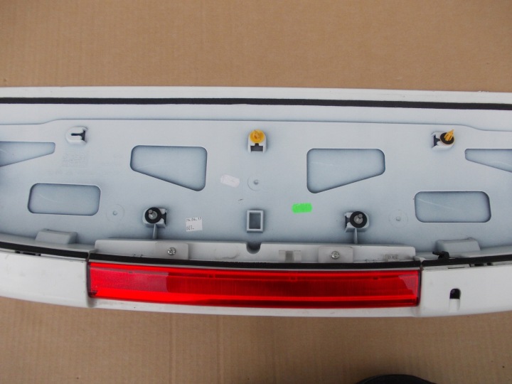 VISIÈRE SPOILER COUVERCLES DE COFFRE ARRIÈRE FIAT 500L 735550185