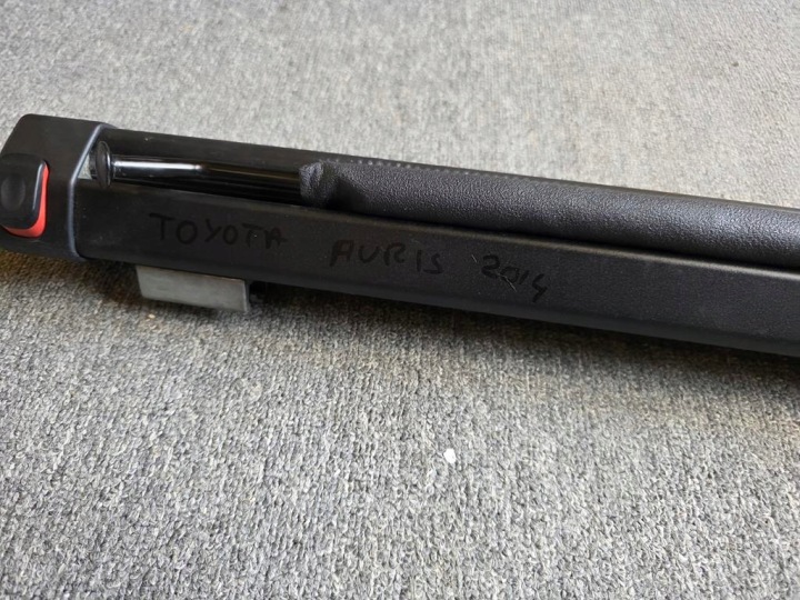 STORE COUVERCLES DE COFFRE TOYOTA AURIS III UNIVERSEL 2013-2017 (28)