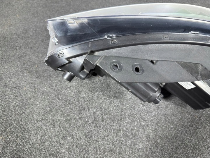 KIA X-CEED XCEED LIFT COMPLET LED PHARE DROITE AVANT AVANT 92102-J7850 OE EUROPE