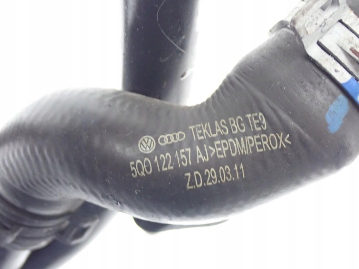 TUYAU FIL TUYAU EAU 5Q0121064AD VW GOLF VII 7 AUDI A3 8V 2.0 TDI CRB 13R