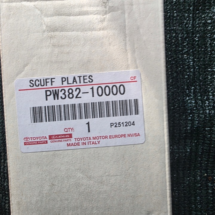 REVÊTEMENT PROTECTRICE SUR SEUIL TOYOTA C-HR CHR 16-23 PW382-10000 ARRIÈRE DROITE