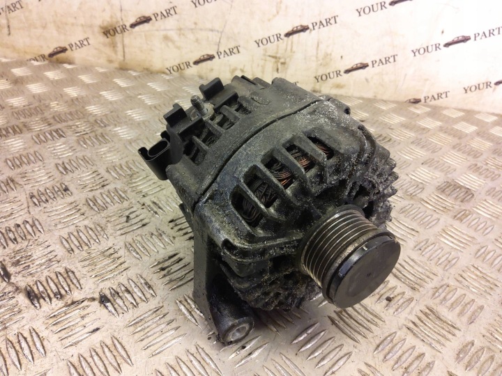 BMW 3 F30 F35 F31 2014 ALTERNATEUR