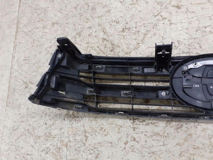 GRILLE CALANDRE TOYOTA HILUX 2015-2018R 53111-0K720
