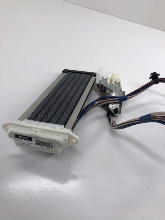 RADIATEUR ÉLECTRIQUE RÉCHAUFFEURS TOYOTA 0948000221 2.5L 2017