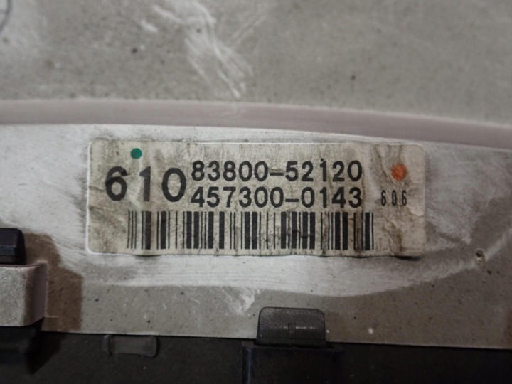 TOYOTA YARIS I 99-03 1.0 COMPTEUR TABLEAU DE BORD 83800-52120 235755KM