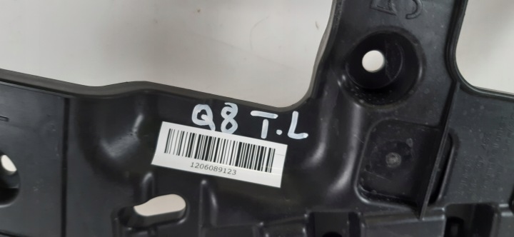 AUDI Q8 GLISSIÈRE PARE-CHOCS GAUCHE ARRIÈRE 4M8807453