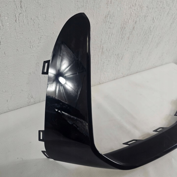 MOULURE PARE-CHOCS AVANT AVANT GAUCHE DROITE AUDI RSQ8 4M8