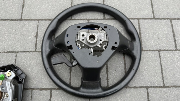 VOLANT SUBARU LEGACY IV GS120-01390 03-09 OUTBACK