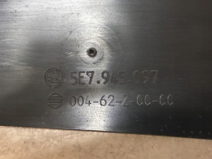 LANTERNE STOP PHARE ARRIÈRE SKODA OCTAVIA IV 5E7 5E7945097