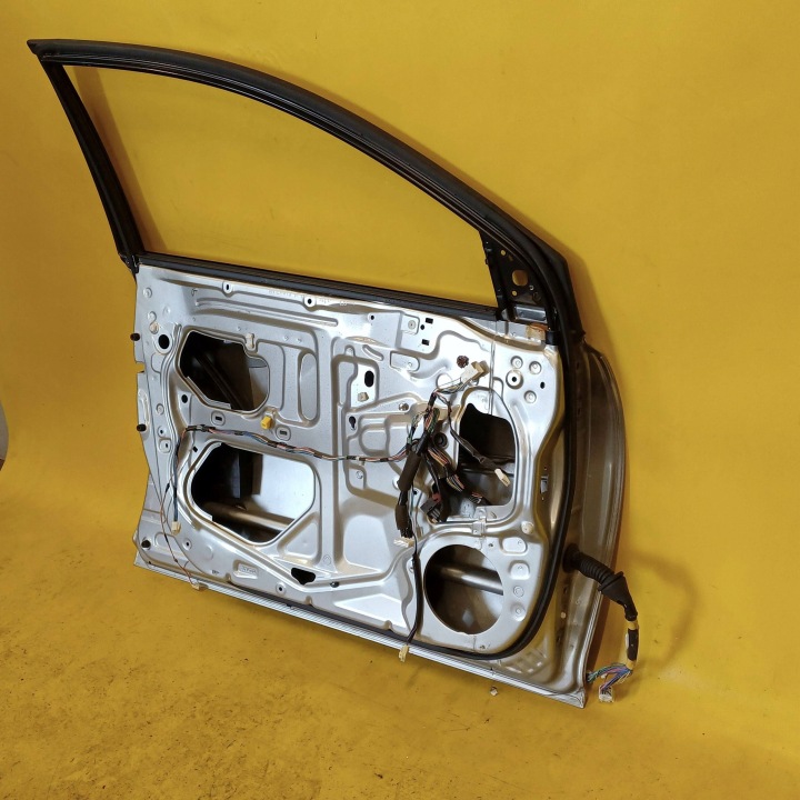 PORTES GAUCHE AVANT GAUCHE AVANT TOYOTA AVENSIS II T250 UNIVERSEL LAK: 1C0 NR393