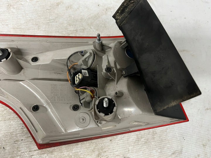 PHARE DROITE ARRIÈRE FORD FOCUS MK3 LIFT F1EB-13404-D