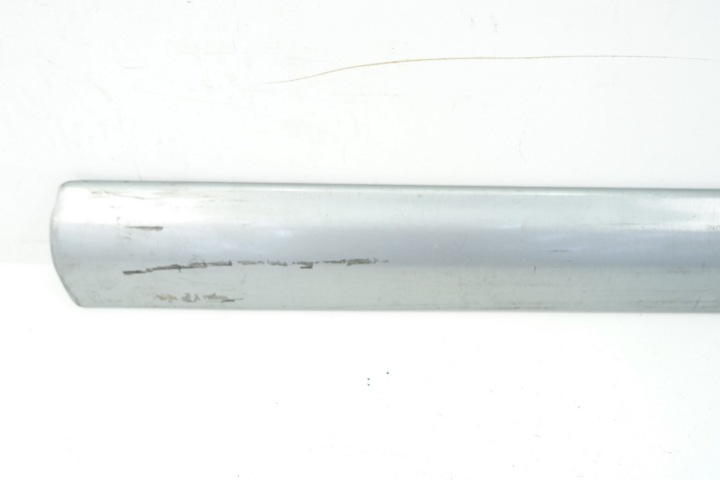 MERCEDES E W210 MOULURE PORTES DROIT AVANT A2106900262