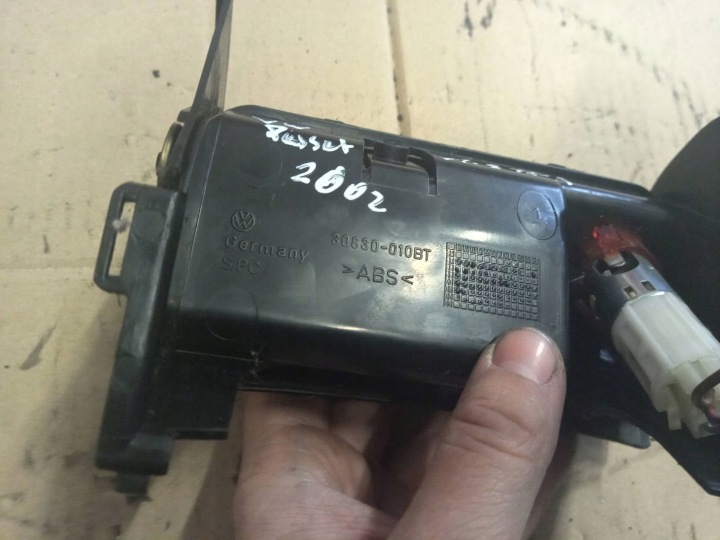VOLKSWAGEN PASSAT B5.5 2002 CENDRIER TABLEAU DE BORD INSTRUMENTATION