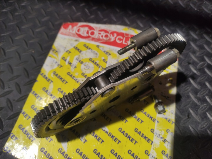 GROUPE MOTOPROPULSEUR ENGRENAGE DISTRIBUTION HONDA VFR 750 RC36E
