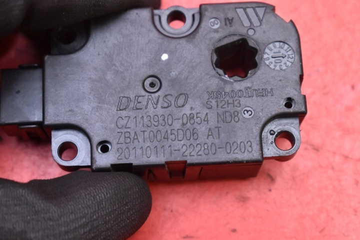 PETIT MOTEUR RÉCHAUFFEURS CZ113930-0854 AUDI A8 D4 4.2 FSI 372 KM 10-14