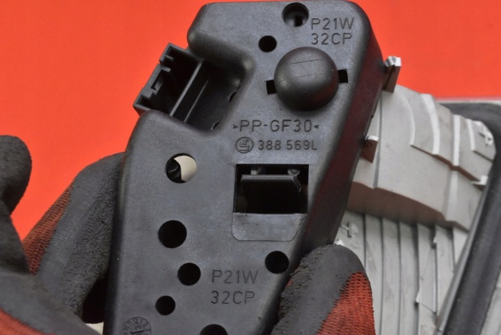 PHARE GAUCHE ARRIÈRE ARRIÈRE 8368759 BMW E46 UNIVERSEL LIFT 01-06