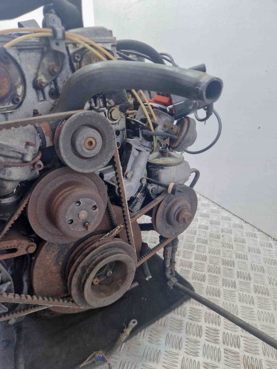 MOTEUR MERCEDES-BENZ SL COUPÉ (C107) 1100103944 2.7L GASOLINE 130KW 1976