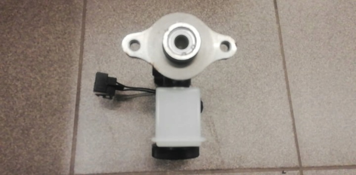 MAZDA 323 III 626 II POMPE DE FREIN BF67 43 400A