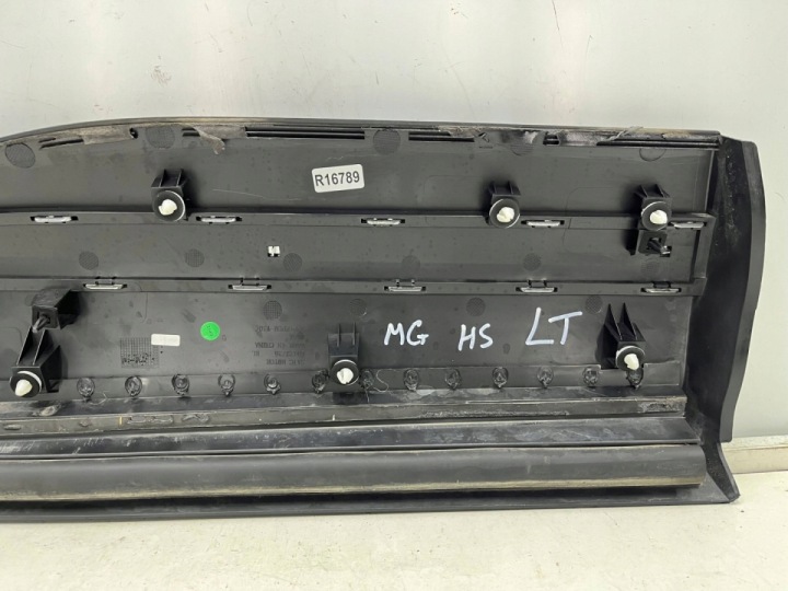 MOULURE MG HS I EHS 18R.- GAUCHE ARRIÈRE INFÉRIEURE REVÊTEMENT PORTES GAUCHE ARRIÈRE CHROME