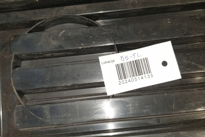 GRILLE VW LT 40-55 I FURGON (291-512) 281853653C 1975